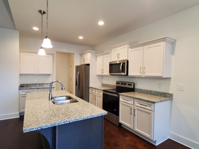 property at 220 Hermitage Point Dr