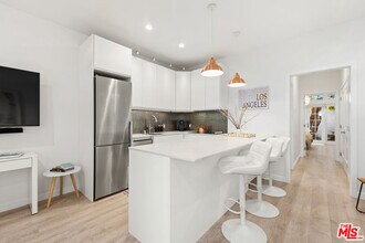 436 N La Jolla Ave in Los Angeles, CA - Building Photo - Building Photo