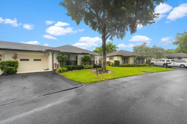 4842 Equestrian Cir in Boynton Beach, FL - Building Photo - Building Photo