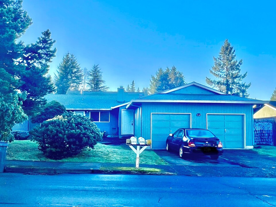 39900 McCormick Dr in Sandy, OR - Building Photo