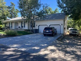 672 E 400 N St in Lindon, UT - Building Photo