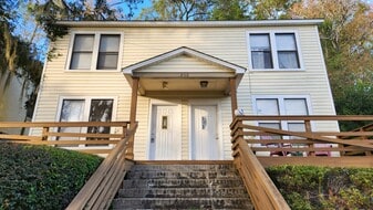 240 Lake Ella Dr, Unit 240B in Tallahassee, FL - Building Photo