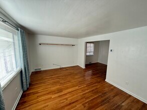 230 Clairmont Ave, Unit Apt 1 in Pittsburgh, PA - Building Photo - Building Photo