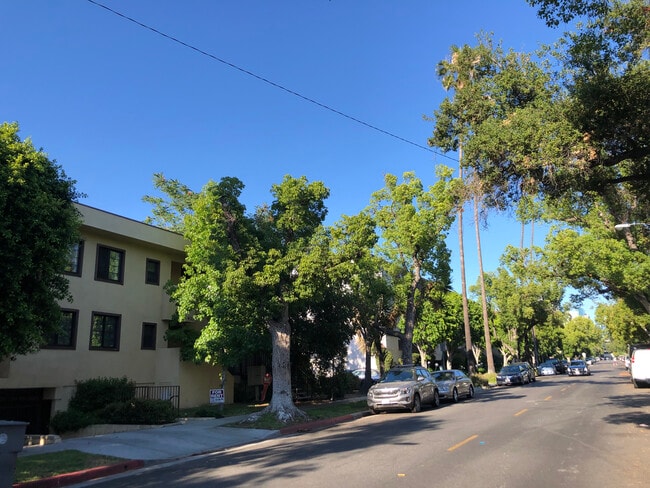 431 Burchett St, Unit 3 in Glendale, CA - Foto de edificio - Building Photo
