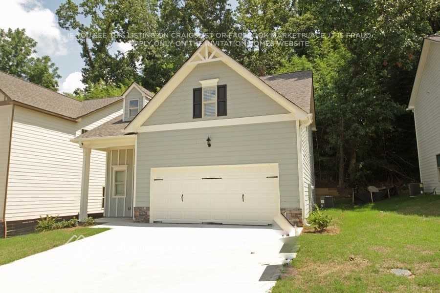 319 India Ln in Canton, GA - Building Photo