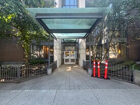 1068 Hornby St in Vancouver, BC - Building Photo