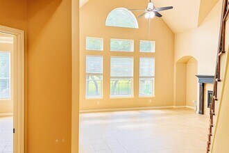 513 Fallen Oaks Dr in Cedar Park, TX - Building Photo - Building Photo