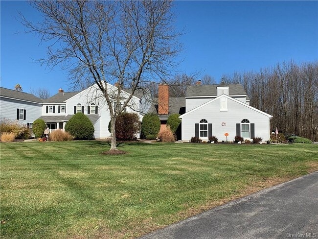 206 Homestead Village Dr in Warwick, NY - Building Photo - Building Photo