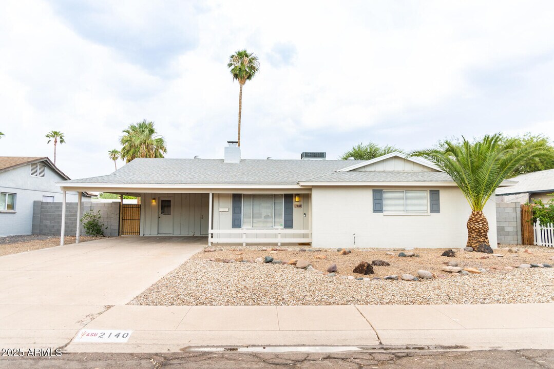 2140 E Broadmor Dr in Tempe, AZ - Building Photo