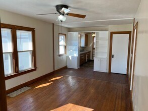 1917 S Duluth Ave in Sioux Falls, SD - Foto de edificio - Building Photo