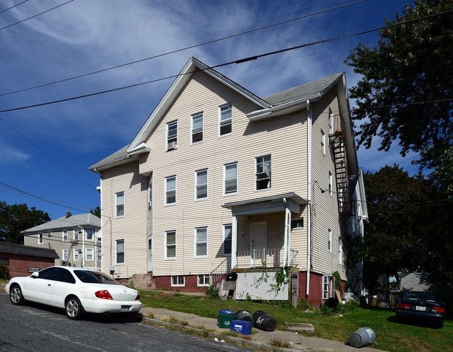 464 East Ave in Pawtucket, RI - Foto de edificio - Building Photo
