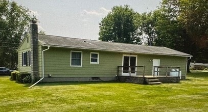 31 Deane Rd in Bernardston, MA - Building Photo - Building Photo