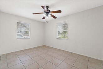 4905 Gulfstream Rd in Lake Worth Beach, FL - Building Photo - Building Photo