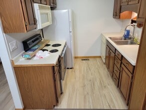 424 Heritage Cir, Unit 424 Heritage Circle in Bucyrus, OH - Foto de edificio - Building Photo