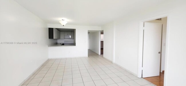 10000 NW 80th Ct, Unit 2523 in Hialeah Gardens, FL - Building Photo - Building Photo