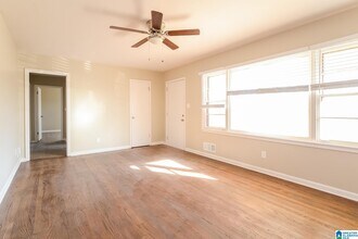 412 1st Way in Pleasant Grove, AL - Foto de edificio - Building Photo