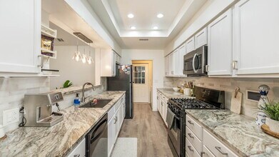 8010 Misty Park St in San Antonio, TX - Building Photo - Building Photo