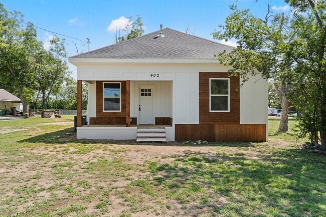 property at 402 E Charles St