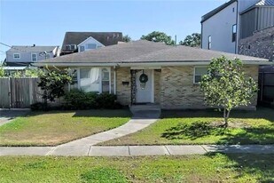 226 Sharon Dr in New Orleans, LA - Building Photo