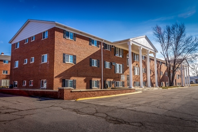 Abbey Meadows in Indianapolis, IN - Building Photo