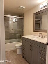 1023 N Granite Reef Rd in Scottsdale, AZ - Foto de edificio - Building Photo