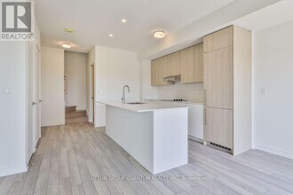 11 Walder Ln in Richmond Hill, ON - Building Photo - Building Photo