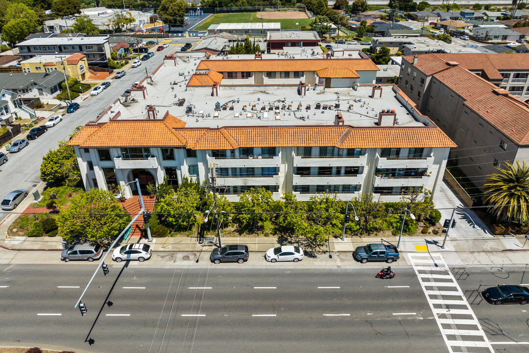 Camino Terrace in Millbrae, CA - Building Photo