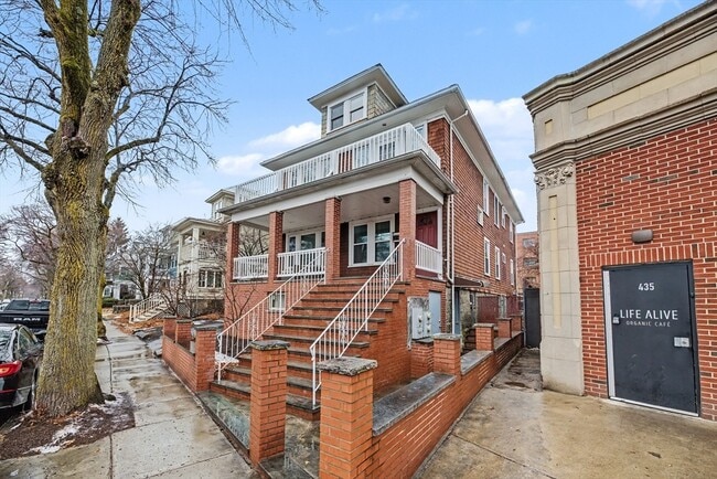 property at 7 Moraine St