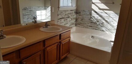 520 Millbrook Village Dr in Tyrone, GA - Building Photo - Building Photo