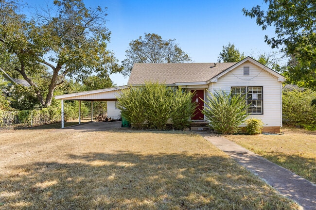 property at 618 Adams Ave