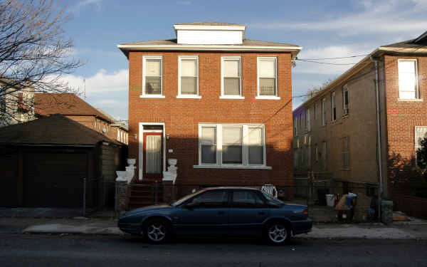 351 E 45th St in Brooklyn, NY - Building Photo