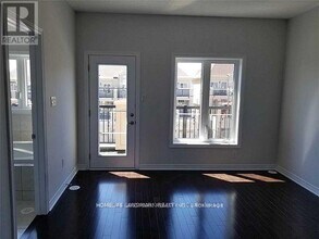 30 Campobello St in Vaughan, ON - Building Photo - Building Photo