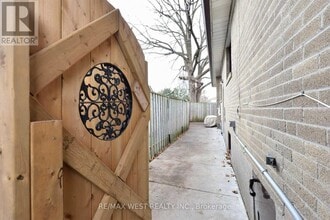 45 Wildlark Dr in Toronto, ON - Building Photo - Building Photo