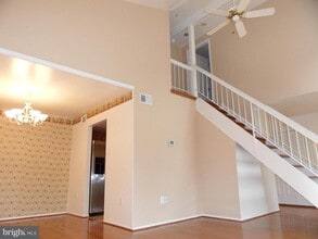 21 Monarch Dr in Sterling, VA - Building Photo - Building Photo