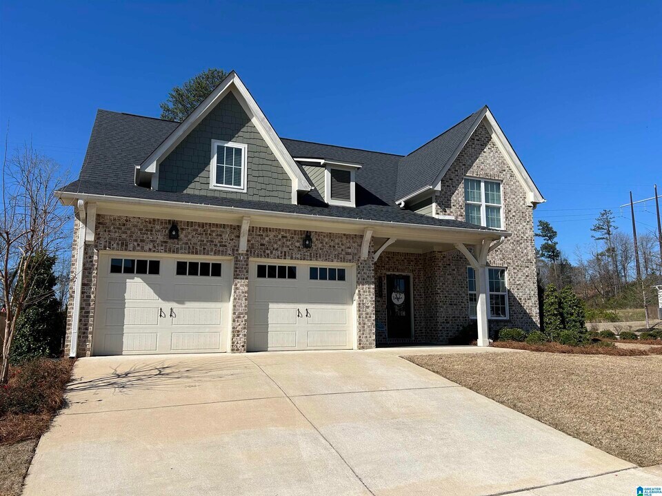 3101 Iris Dr in Hoover, AL - Building Photo