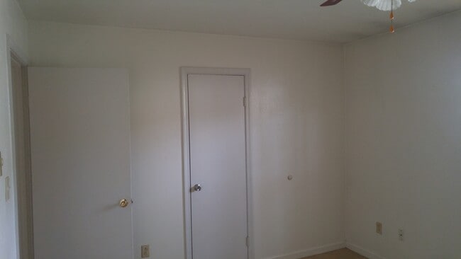 1341 Hullview Ave in Norfolk, VA - Building Photo - Building Photo