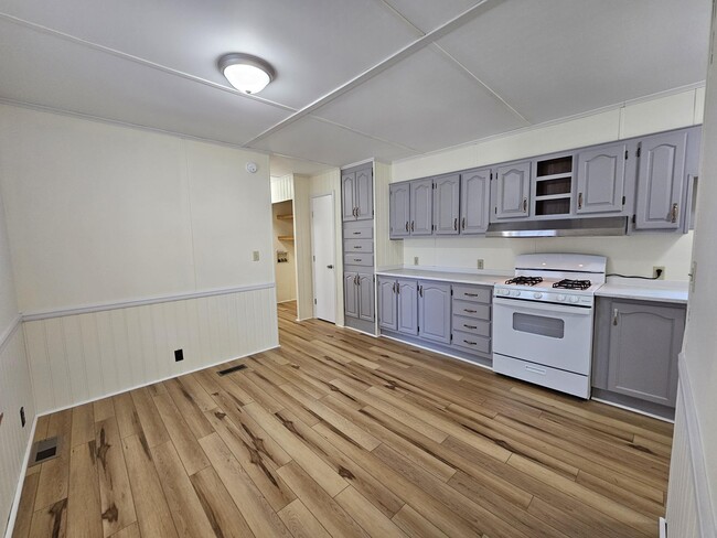 241 Flower Dr in Ilion, NY - Building Photo - Building Photo