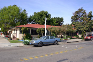 Wonderland Beach Apartments in San Diego, CA - Building Photo