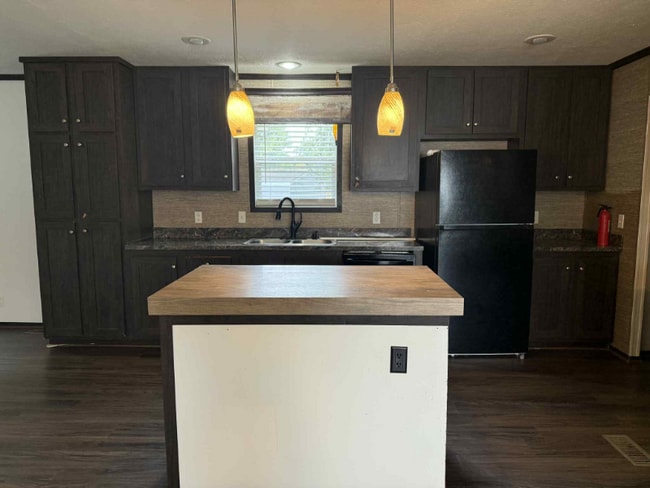 property at 1236 N Oaklane Rd