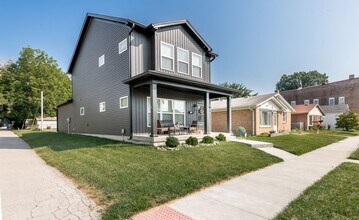 719 E Chestnut St in Jeffersonville, IN - Building Photo - Building Photo