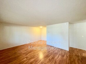 10905 NE 7th St in Vancouver, WA - Foto de edificio - Building Photo