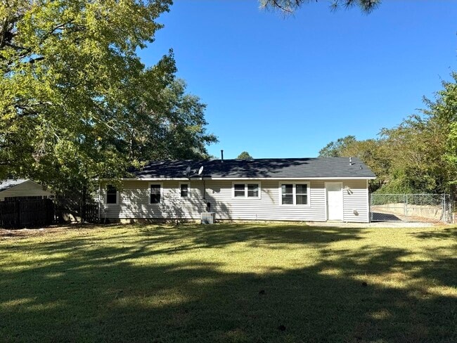 223 Westmont Dr in Martinez, GA - Building Photo - Building Photo