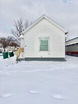 822 W 4th St in Mishawaka, IN - Building Photo