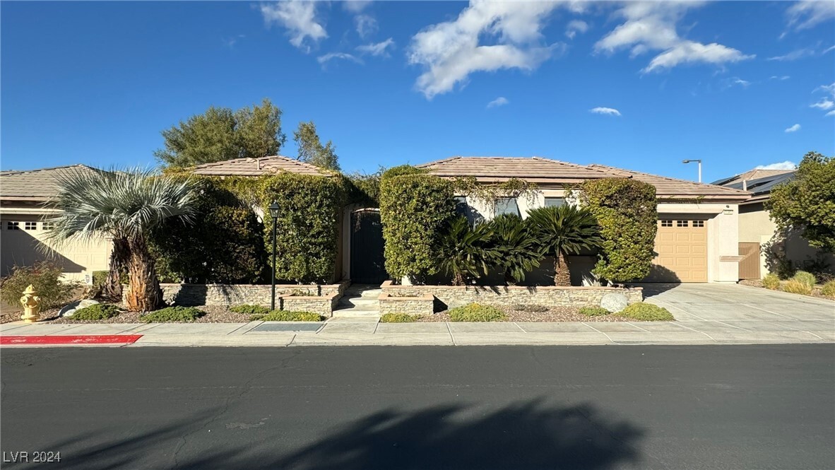 3183 Wisteria Tree St in Las Vegas, NV - Foto de edificio