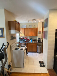 1751 Beacon St, Unit 1 in Brookline, MA - Foto de edificio - Building Photo