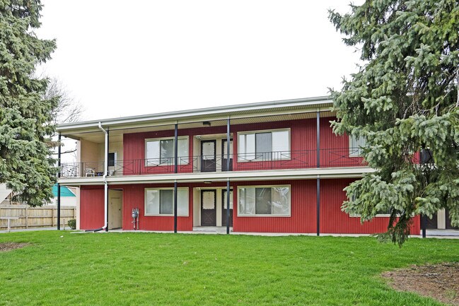 17445-17455 Wildwood St in Roseville, MI - Building Photo - Building Photo