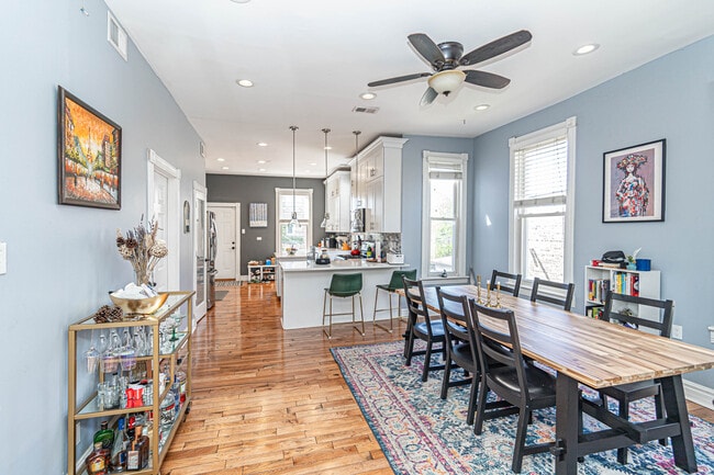 2526 N Rockwell St, Unit 2 in Chicago, IL - Building Photo - Building Photo