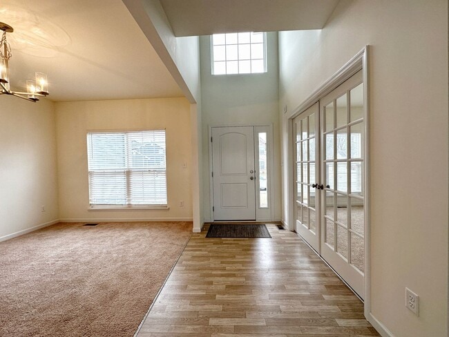 353 Juanita McKee Dr in Manchester, MO - Foto de edificio - Building Photo