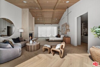 10950 Verano Rd in Los Angeles, CA - Building Photo - Building Photo
