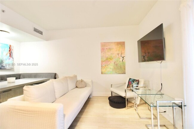 435 21st St, Unit 102 in Miami Beach, FL - Building Photo - Building Photo